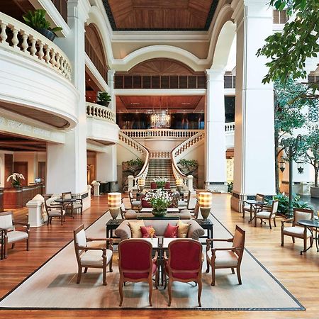 Grand Hyatt Erawan Bangkok Hotel Kültér fotó The lobby of the hotel