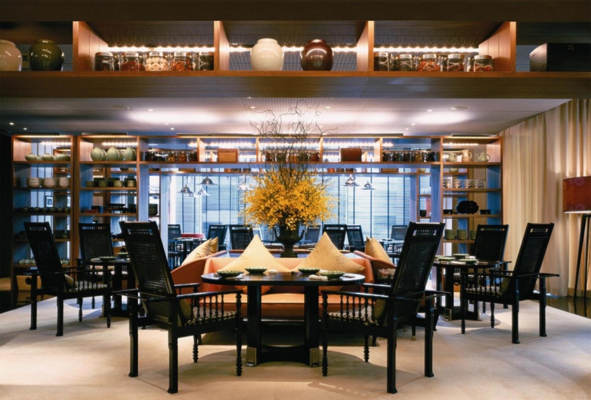 Grand Hyatt Erawan Bangkok Hotel Kültér fotó The interior of the restaurant