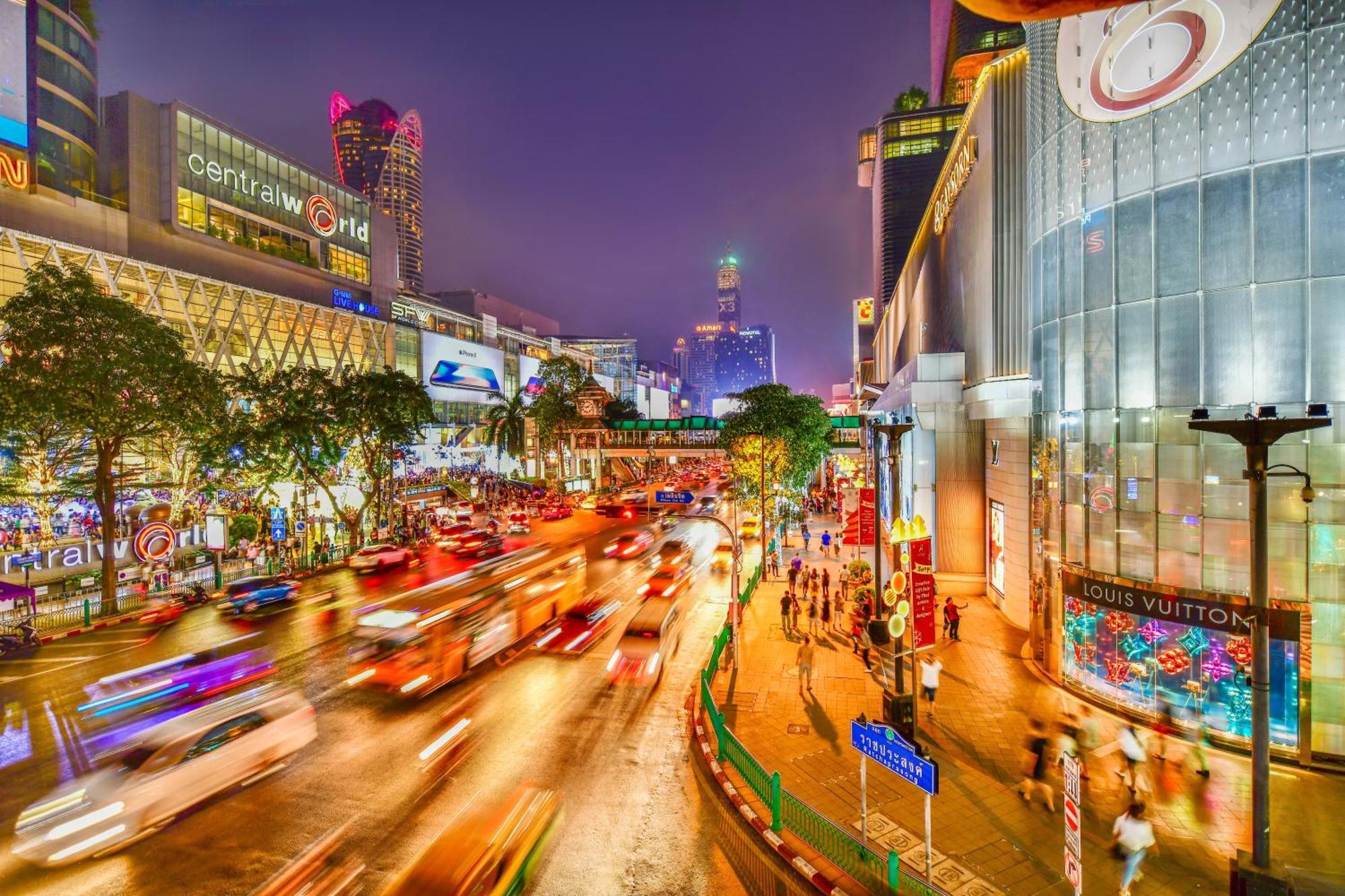 Grand Hyatt Erawan Bangkok Hotel Kültér fotó Sukhumvit Road at Siam Square