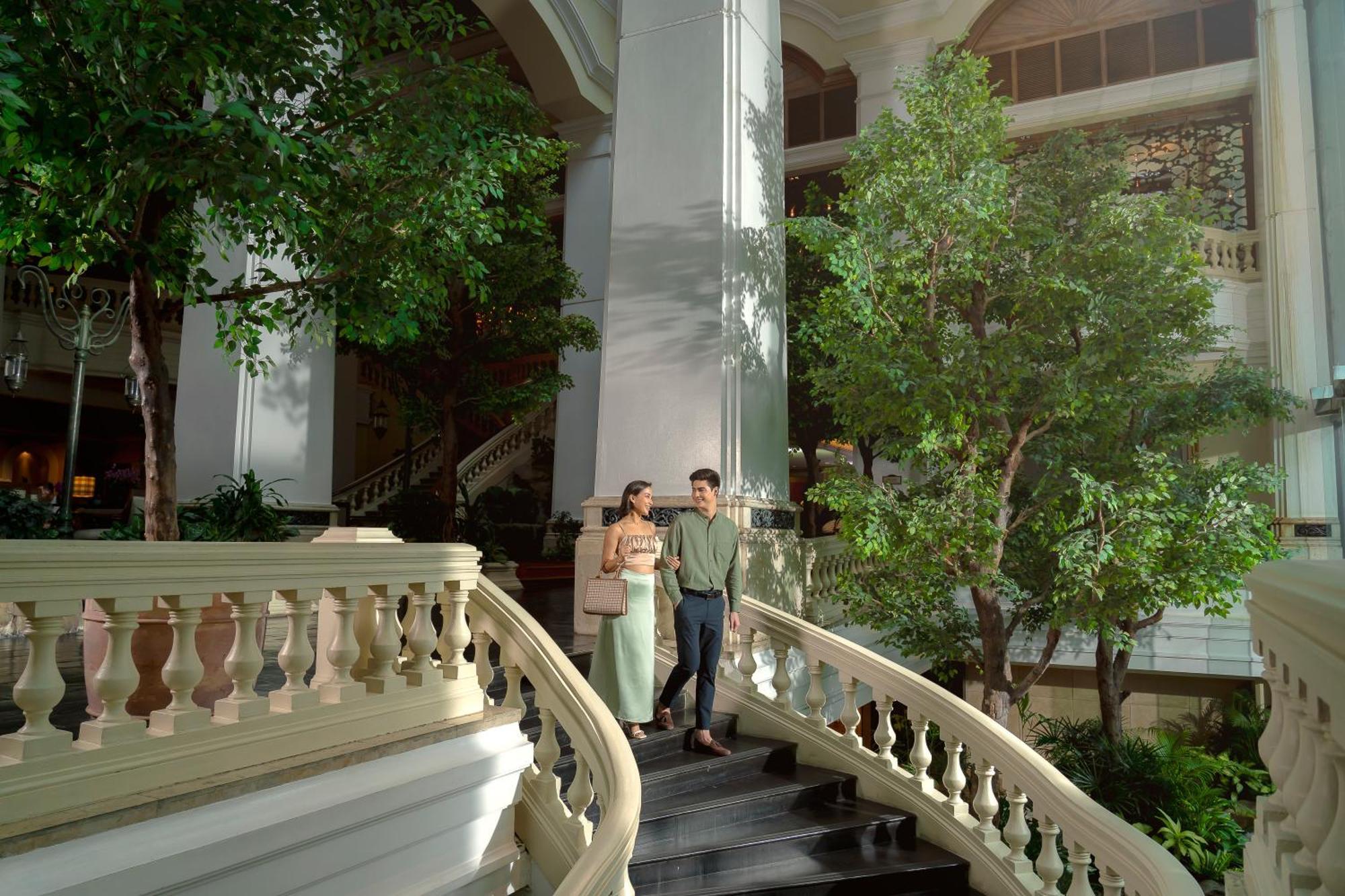 Grand Hyatt Erawan Bangkok Hotel Kültér fotó The staircase