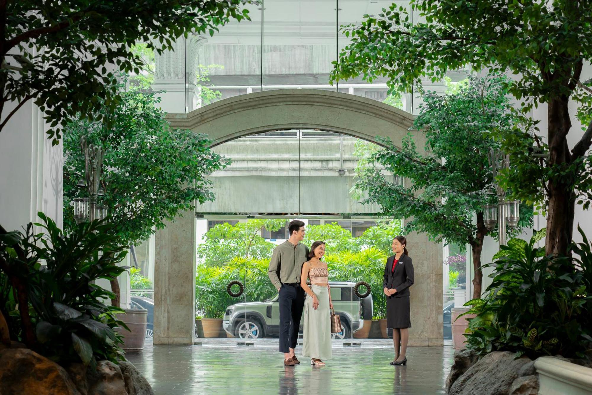 Grand Hyatt Erawan Bangkok Hotel Kültér fotó The lobby of the hotel